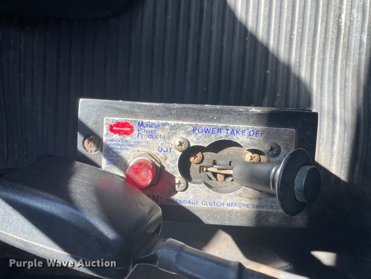 image for item JN9268 2001 Freigtliner Century Classic  semi truck