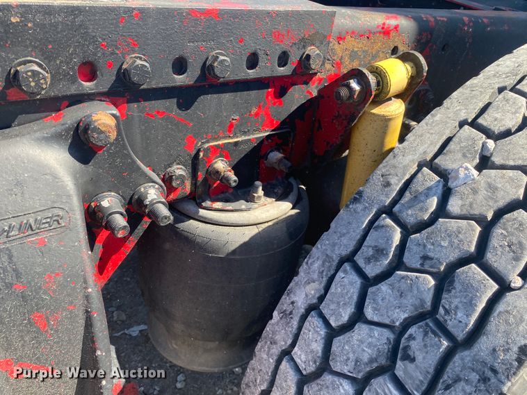 image for item JN9268 2001 Freigtliner Century Classic  semi truck