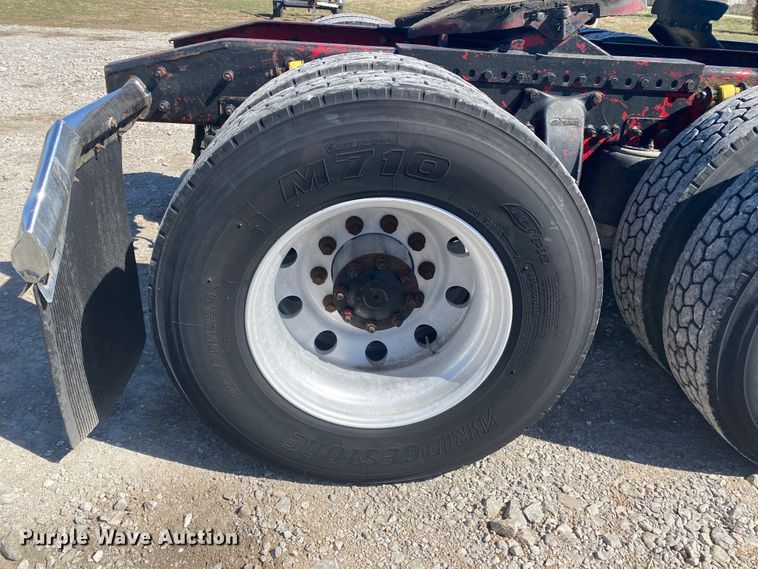 image for item JN9268 2001 Freigtliner Century Classic  semi truck