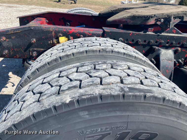 image for item JN9268 2001 Freigtliner Century Classic  semi truck