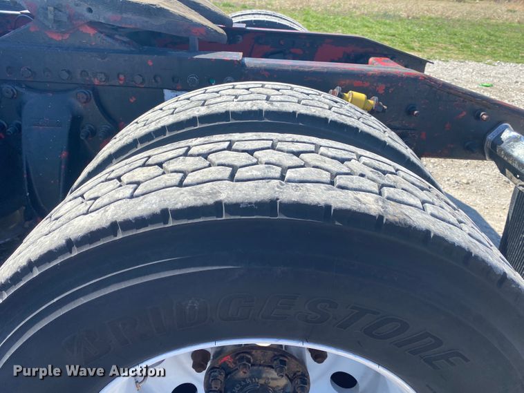 image for item JN9268 2001 Freigtliner Century Classic  semi truck