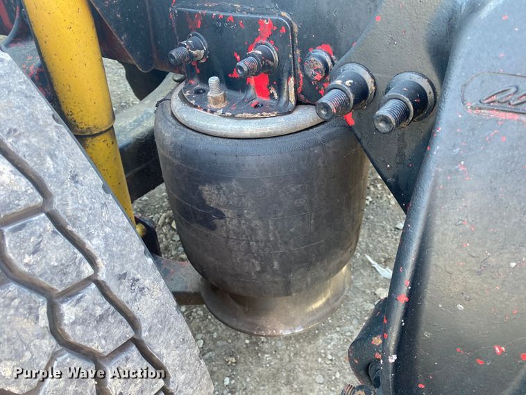 image for item JN9268 2001 Freigtliner Century Classic  semi truck