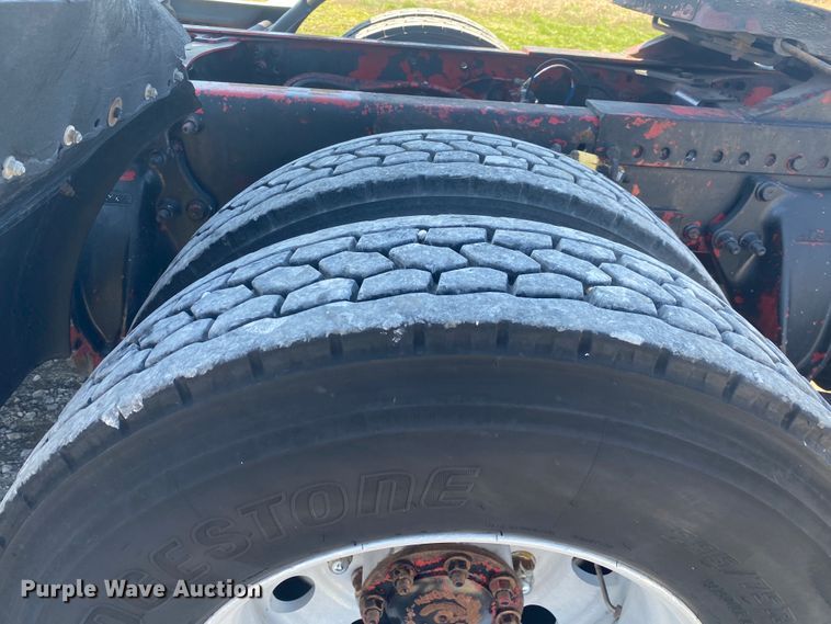 image for item JN9268 2001 Freigtliner Century Classic  semi truck