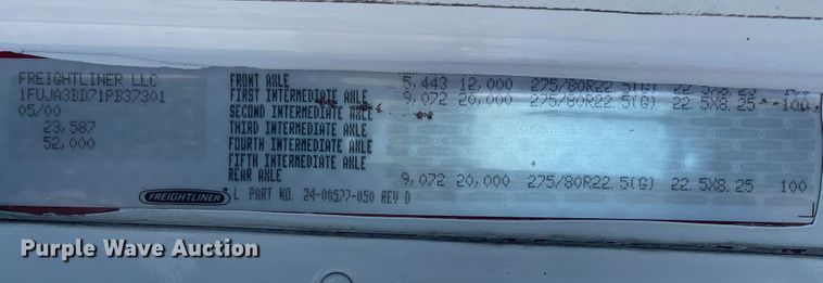 image for item JN9268 2001 Freigtliner Century Classic  semi truck