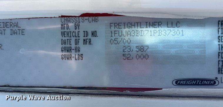 image for item JN9268 2001 Freigtliner Century Classic  semi truck