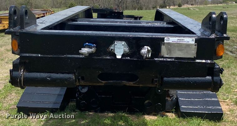 image for item JN9291 2006 XL Specialized XL80MG  lowboy equipment trailer