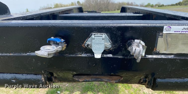 image for item JN9291 2006 XL Specialized XL80MG  lowboy equipment trailer