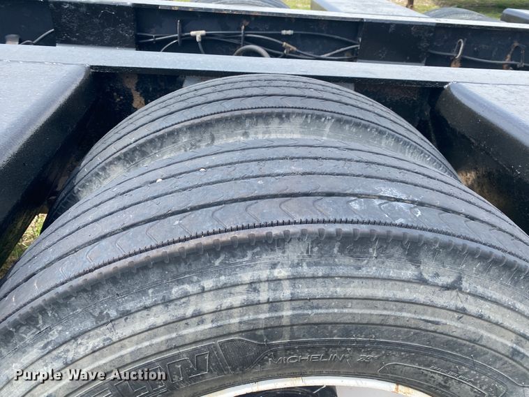 image for item JN9291 2006 XL Specialized XL80MG  lowboy equipment trailer