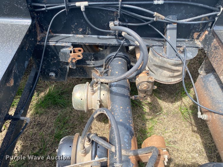 image for item JN9291 2006 XL Specialized XL80MG  lowboy equipment trailer