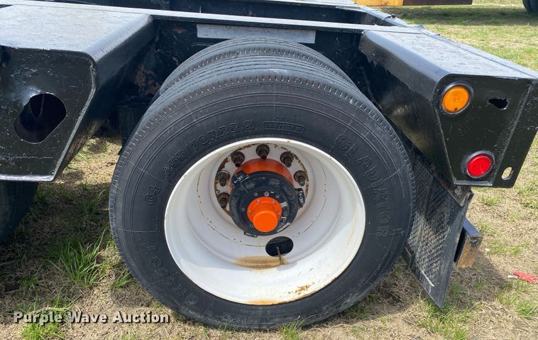 image for item JN9291 2006 XL Specialized XL80MG  lowboy equipment trailer