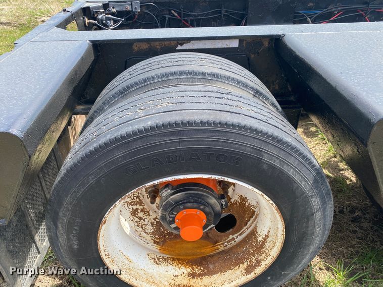 image for item JN9291 2006 XL Specialized XL80MG  lowboy equipment trailer