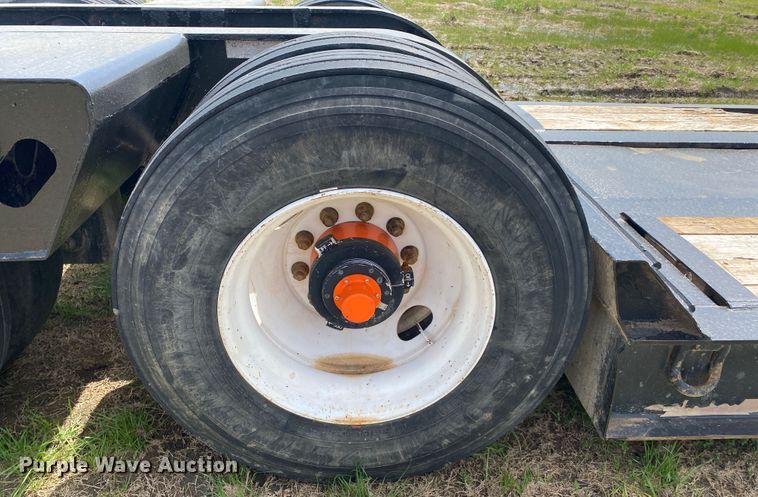 image for item JN9291 2006 XL Specialized XL80MG  lowboy equipment trailer