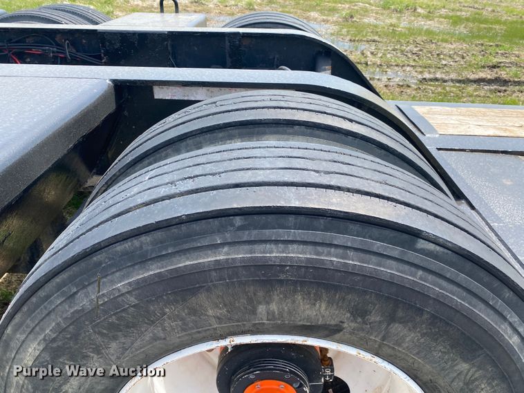 image for item JN9291 2006 XL Specialized XL80MG  lowboy equipment trailer