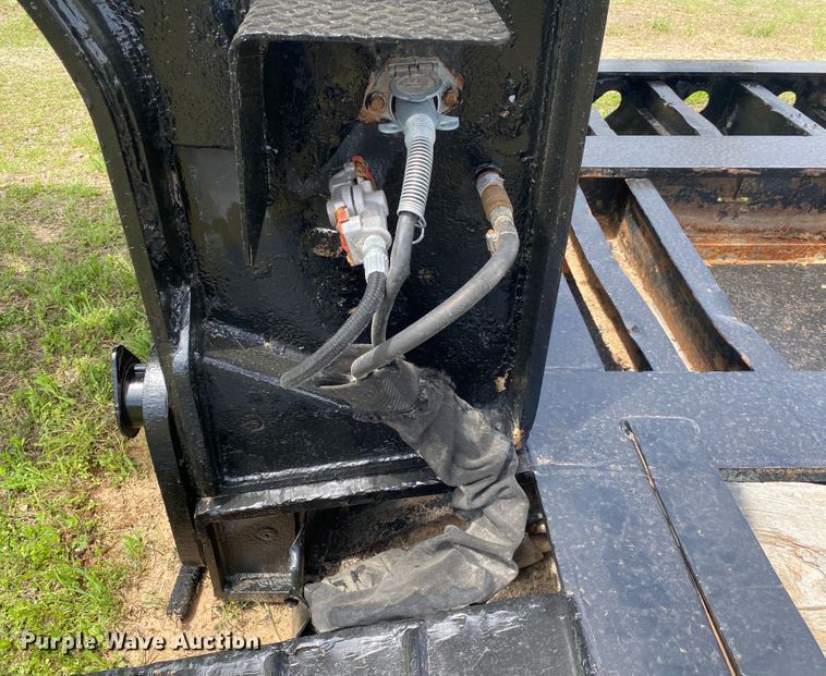 image for item JN9291 2006 XL Specialized XL80MG  lowboy equipment trailer