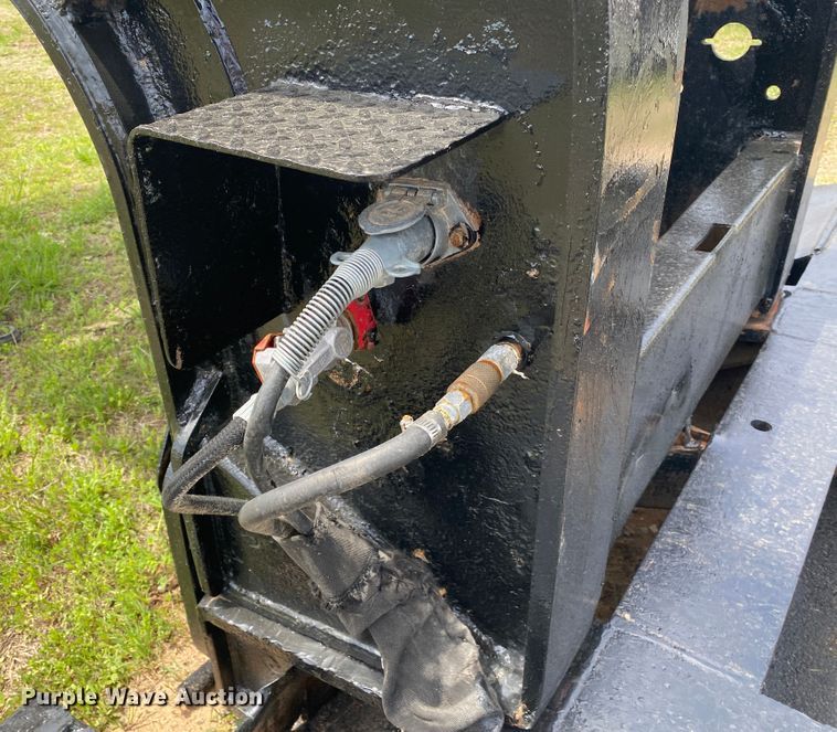 image for item JN9291 2006 XL Specialized XL80MG  lowboy equipment trailer