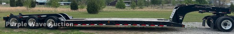 image for item JN9295 2009 Fontaine Magnitude 55H  lowboy equipment trailer
