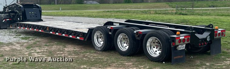 image for item JN9295 2009 Fontaine Magnitude 55H  lowboy equipment trailer