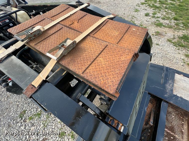 image for item JN9295 2009 Fontaine Magnitude 55H  lowboy equipment trailer
