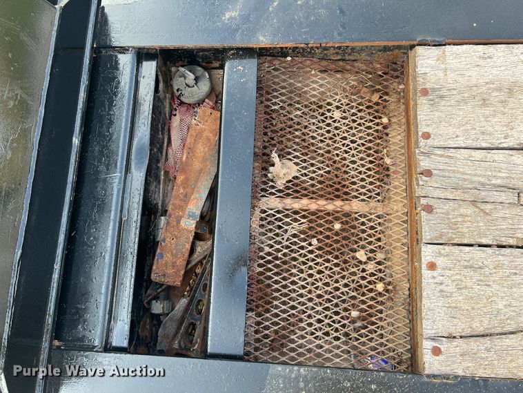 image for item JN9295 2009 Fontaine Magnitude 55H  lowboy equipment trailer