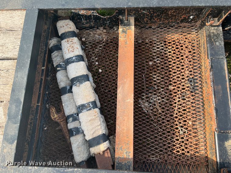 image for item JN9295 2009 Fontaine Magnitude 55H  lowboy equipment trailer