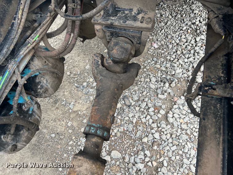 image for item KG9825 2008 Freightliner Columbia 120  semi truck