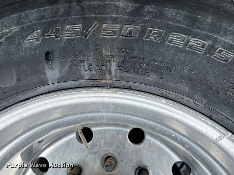 image for item KG9825 2008 Freightliner Columbia 120  semi truck