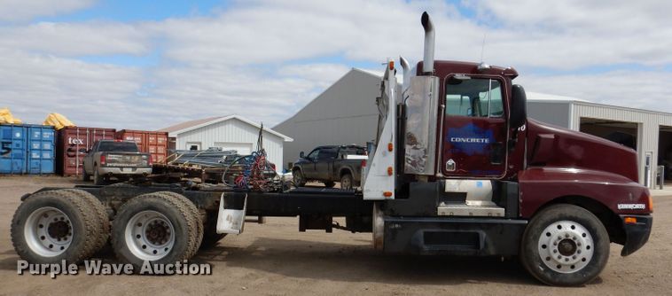 image for item KN9967 1990 Kenworth T600  semi truck