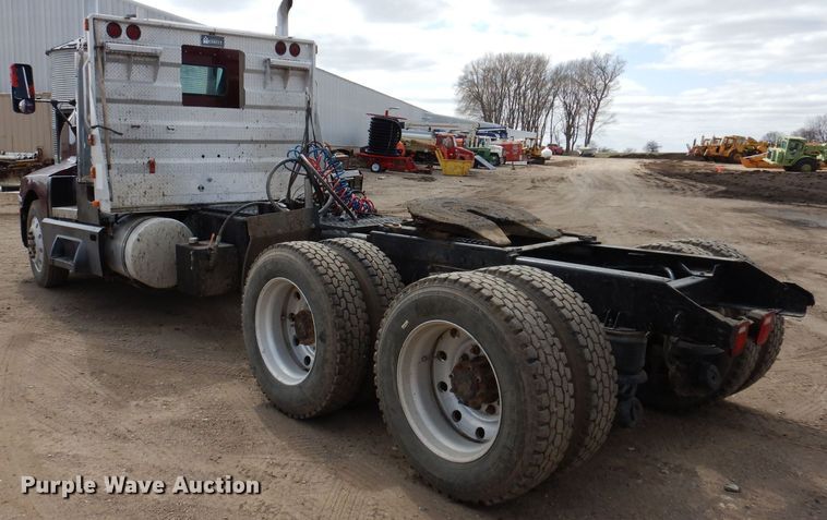 image for item KN9967 1990 Kenworth T600  semi truck