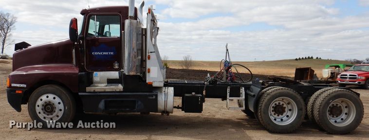 image for item KN9967 1990 Kenworth T600  semi truck