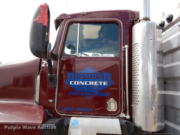 image for item KN9967 1990 Kenworth T600  semi truck