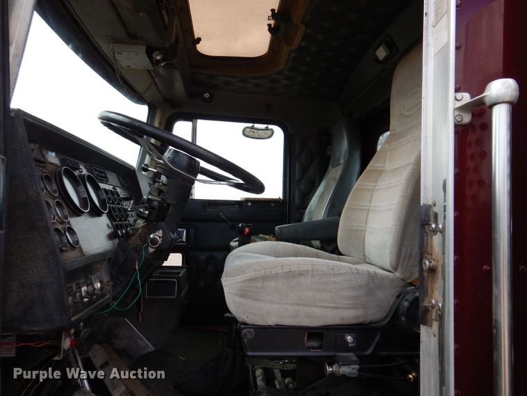 image for item KN9967 1990 Kenworth T600  semi truck