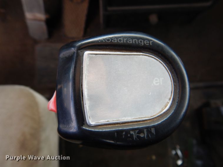 image for item KN9967 1990 Kenworth T600  semi truck