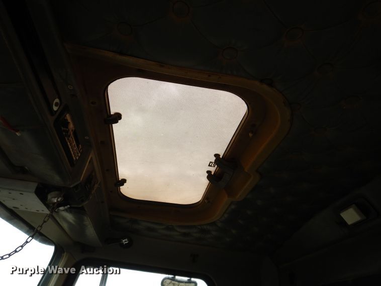 image for item KN9967 1990 Kenworth T600  semi truck