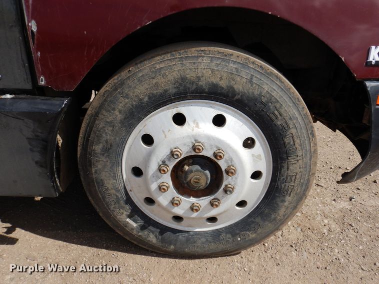 image for item KN9967 1990 Kenworth T600  semi truck