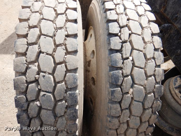 image for item KN9967 1990 Kenworth T600  semi truck