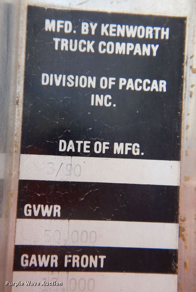 image for item KN9967 1990 Kenworth T600  semi truck