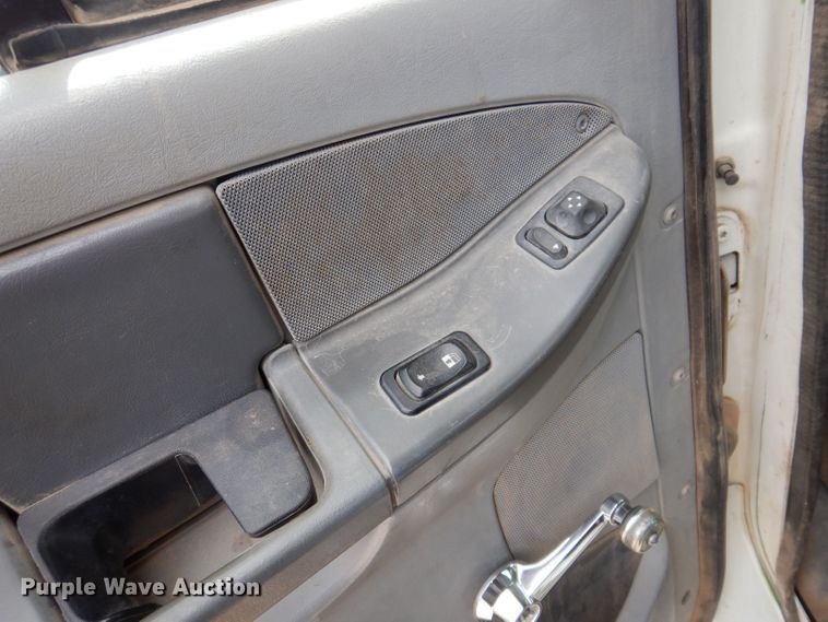 image for item KN9968 2005 Freightliner Columbia  semi truck