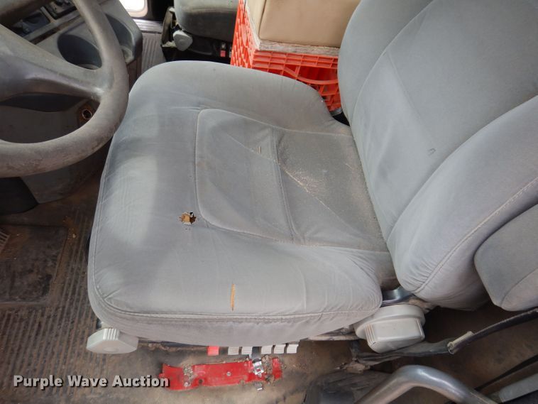 image for item KN9968 2005 Freightliner Columbia  semi truck