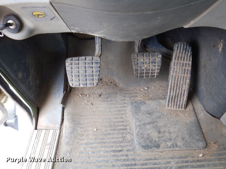 image for item KN9968 2005 Freightliner Columbia  semi truck