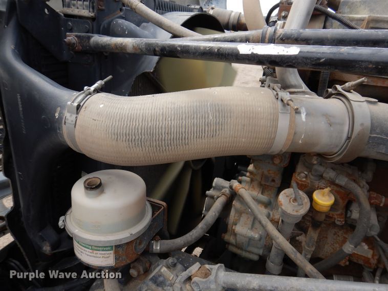 image for item KN9968 2005 Freightliner Columbia  semi truck