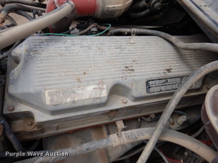 image for item KN9968 2005 Freightliner Columbia  semi truck