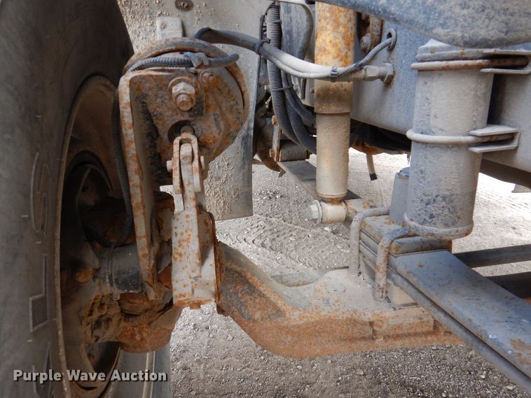 image for item KN9968 2005 Freightliner Columbia  semi truck