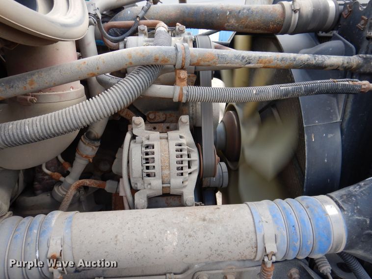 image for item KN9968 2005 Freightliner Columbia  semi truck