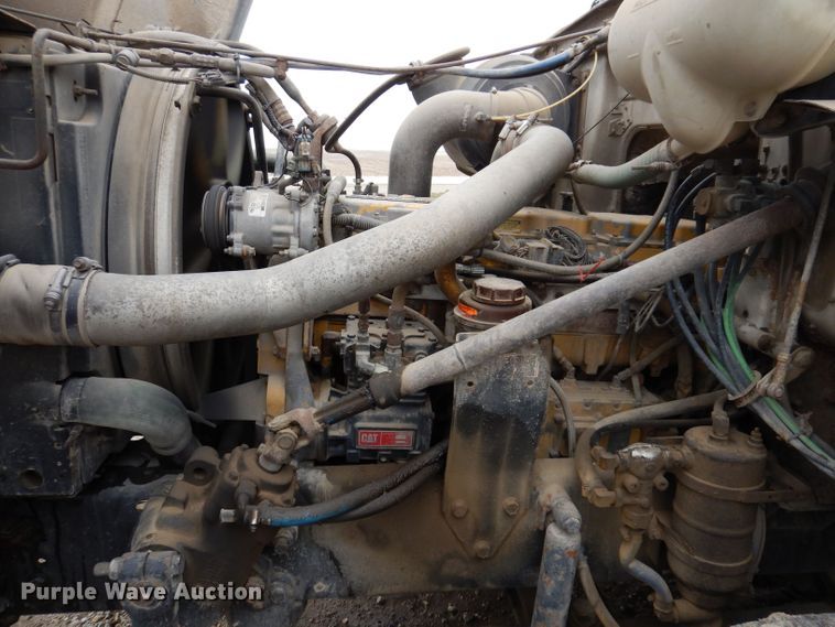 image for item KN9989 1994 White GMC WG  semi truck