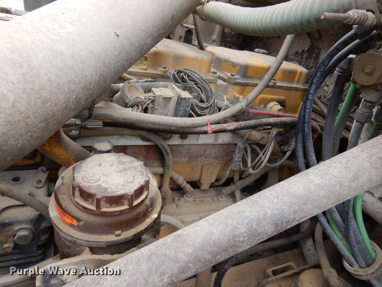 image for item KN9989 1994 White GMC WG  semi truck