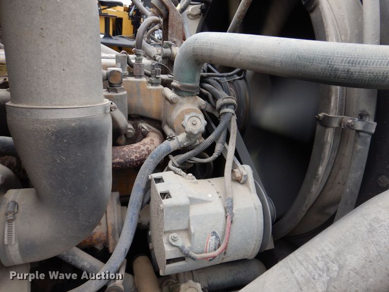 image for item KN9989 1994 White GMC WG  semi truck