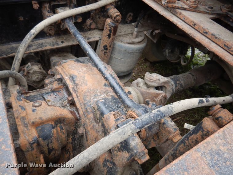 image for item KN9989 1994 White GMC WG  semi truck