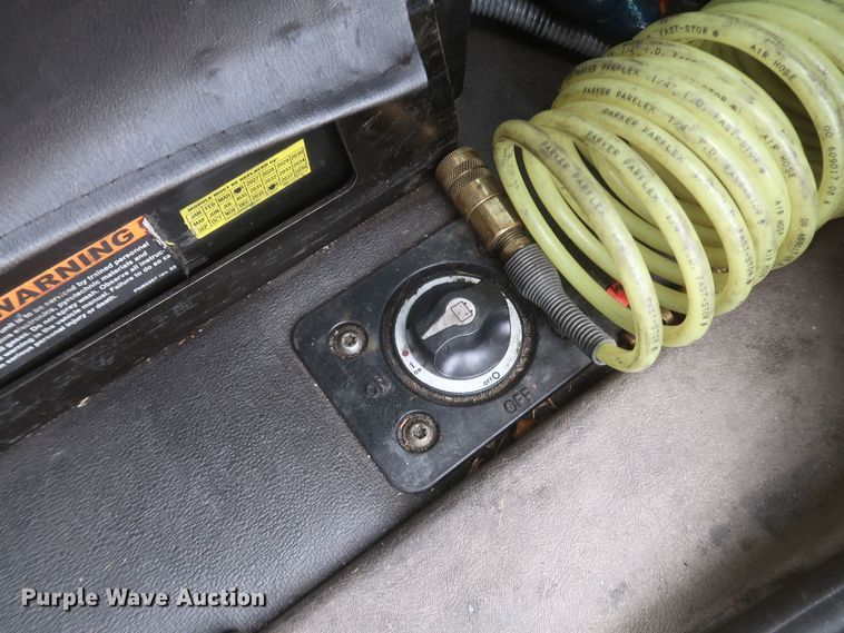 image for item KR9810 2017 Freightliner Cascadia 125  semi truck