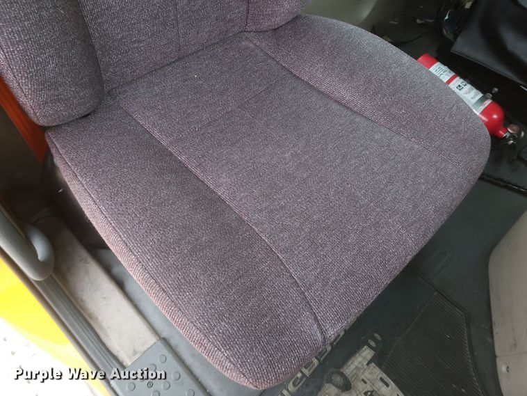 image for item KR9810 2017 Freightliner Cascadia 125  semi truck