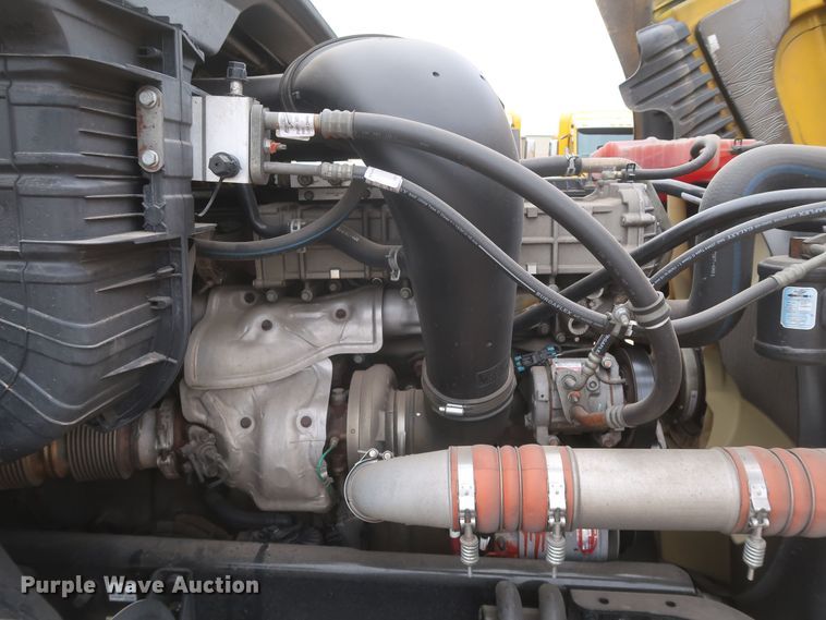 image for item KR9810 2017 Freightliner Cascadia 125  semi truck